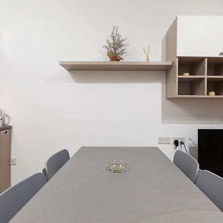 Appartement Cheerful Designer With Comfy Sofa In *